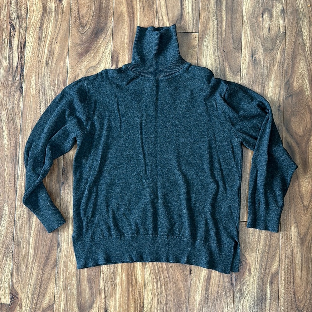 ⭐️ 3 for $15 ⭐️ Zara - girls size 8 turtleneck